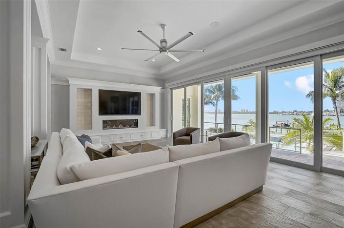 Image No.14-5 Bed Property for sale