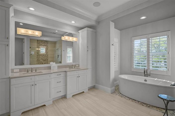 Image No.33-5 Bed Property for sale