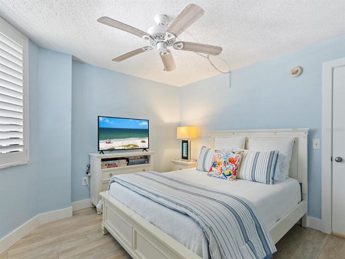 Image No.25-2 Bed Property for sale