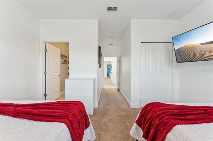 Image No.19-5 Bed Townhouse for sale