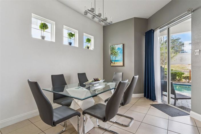 Image No.6-5 Bed Townhouse for sale