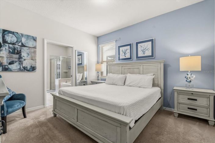 Image No.25-6 Bed Property for sale