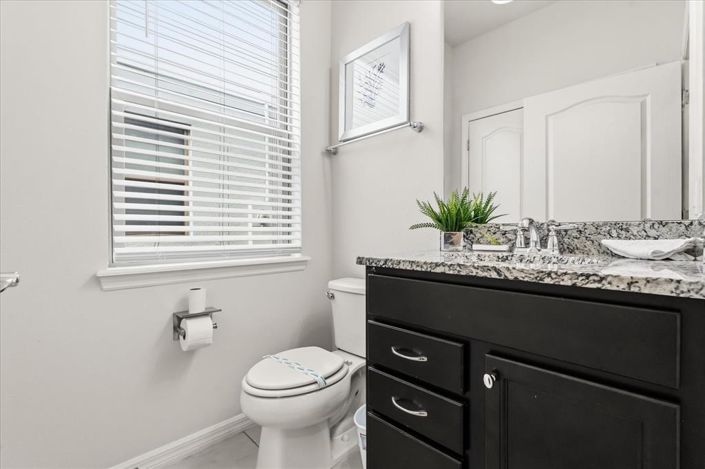 Image No.29-6 Bed Property for sale