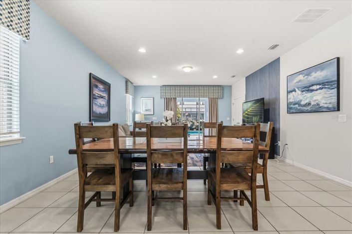 Image No.9-6 Bed Property for sale