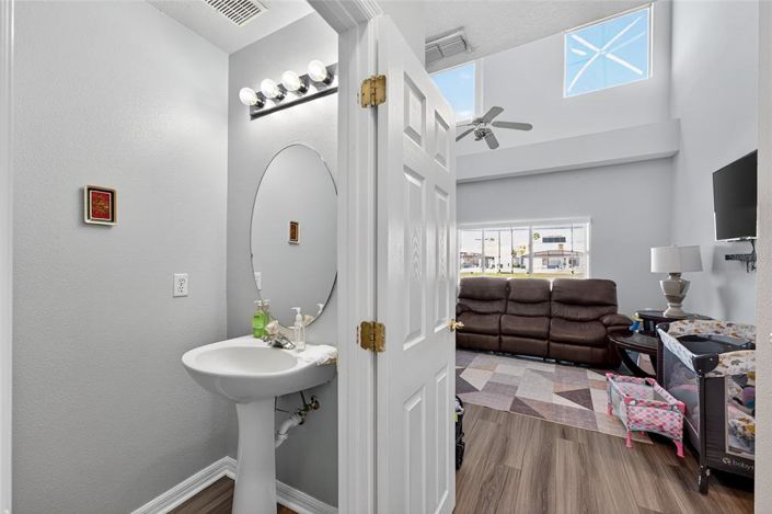 Image No.15-5 Bed Property for sale