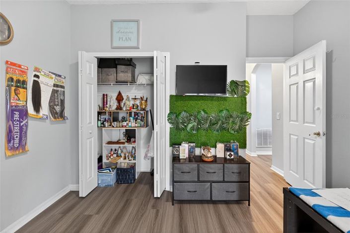 Image No.37-5 Bed Property for sale