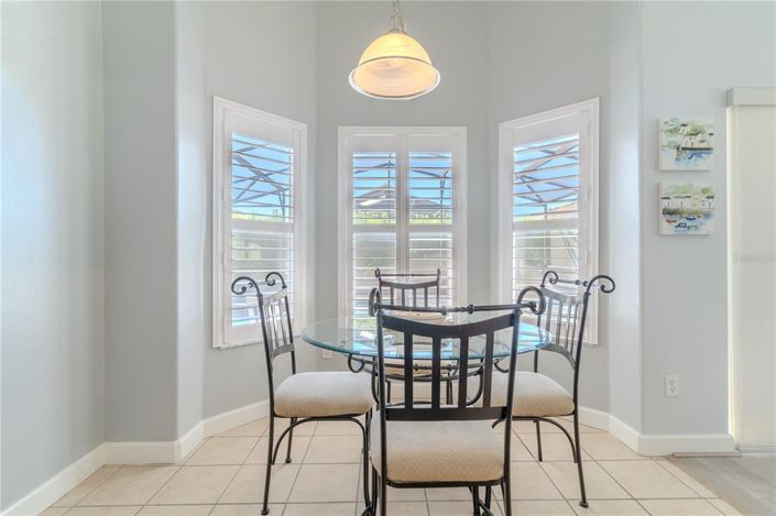 Image No.10-3 Bed Property for sale