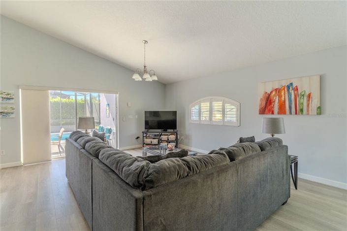 Image No.5-3 Bed Property for sale