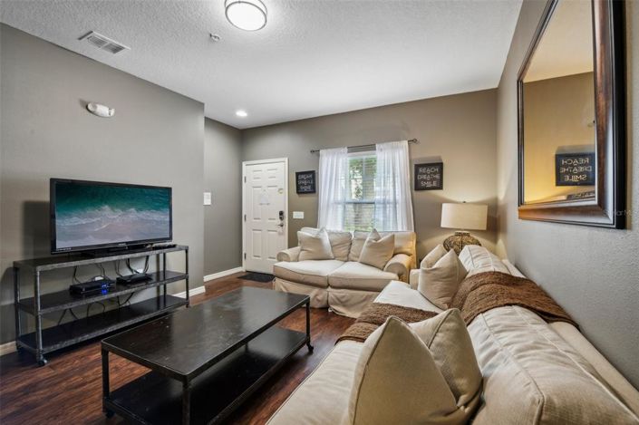 Image No.5-3 Bed Townhouse for sale