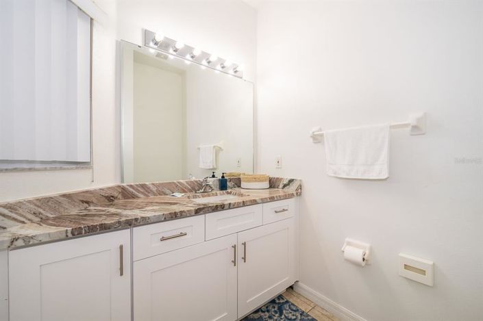 Image No.15-3 Bed Townhouse for sale