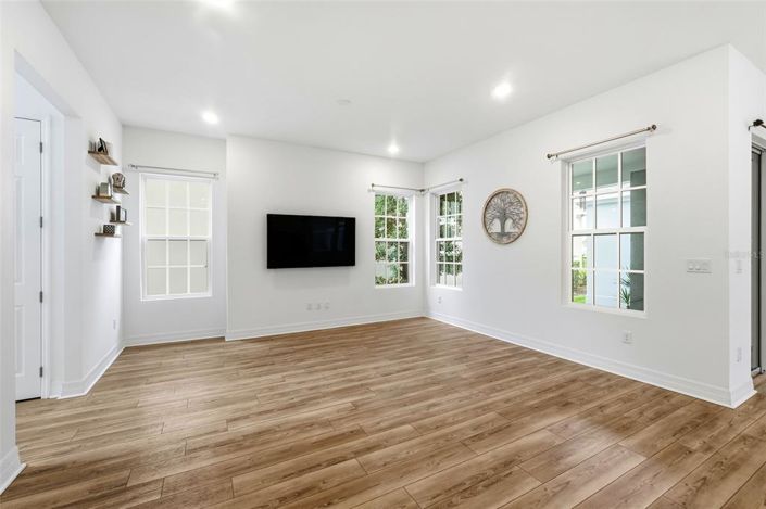 Image No.15-4 Bed Property for sale