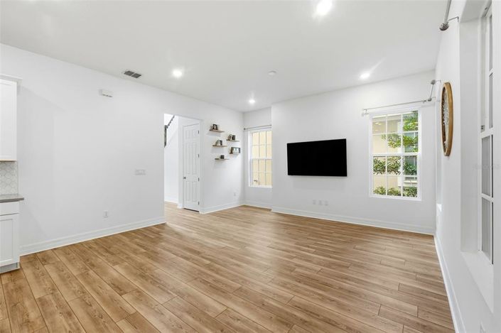 Image No.16-4 Bed Property for sale