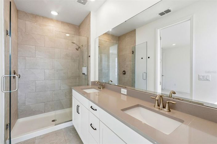 Image No.32-4 Bed Property for sale