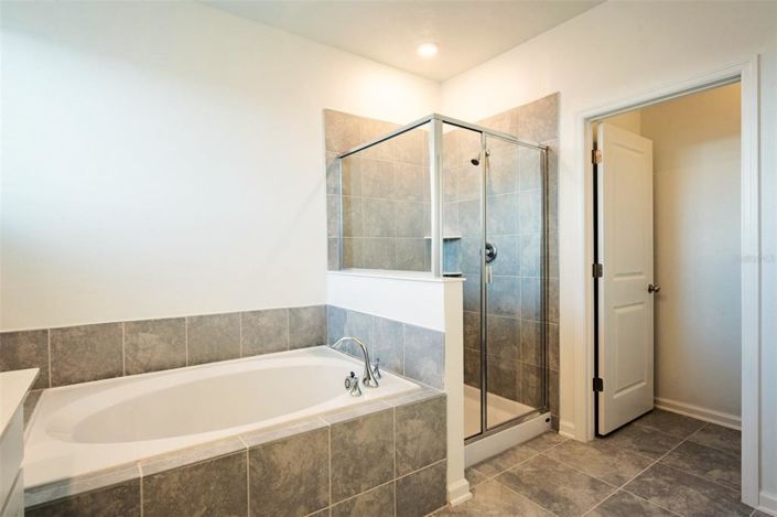 Image No.17-4 Bed Townhouse for sale