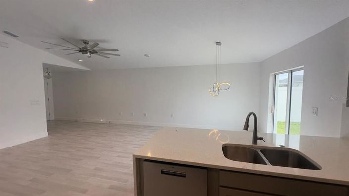 Image No.10-3 Bed Property for sale