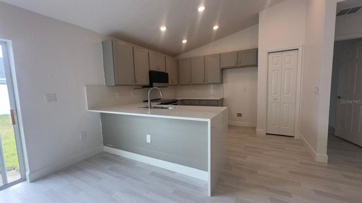 Image No.6-3 Bed Property for sale