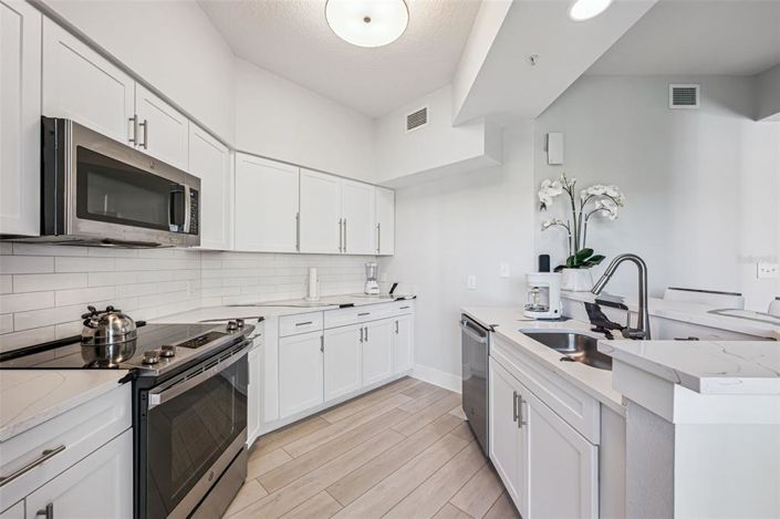 Image No.15-3 Bed Property for sale