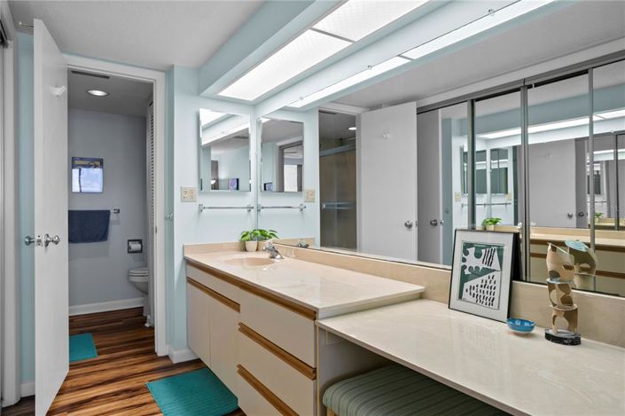 Image No.22-2 Bed Property for sale