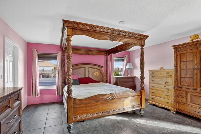 Image No.26-3 Bed Property for sale