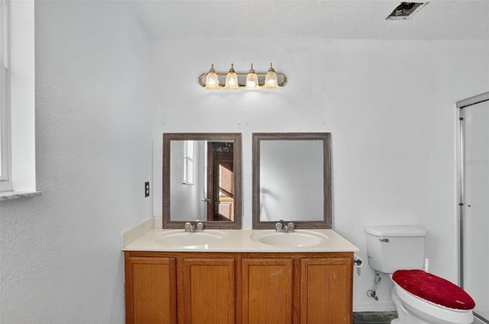 Image No.27-3 Bed Property for sale