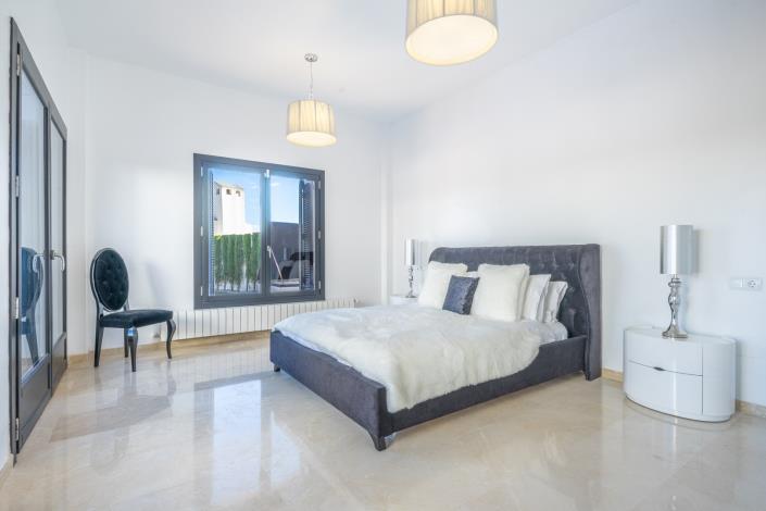 Image No.16-5 Bed Villa / Detached for sale