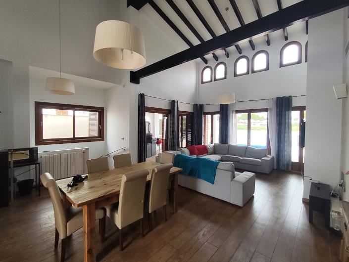 Image No.12-4 Bed Villa / Detached for sale