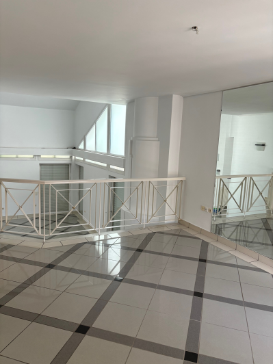 Image No.5-6 Bed House for sale