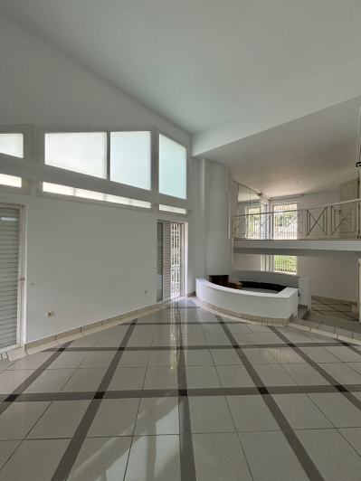 Image No.10-6 Bed House for sale