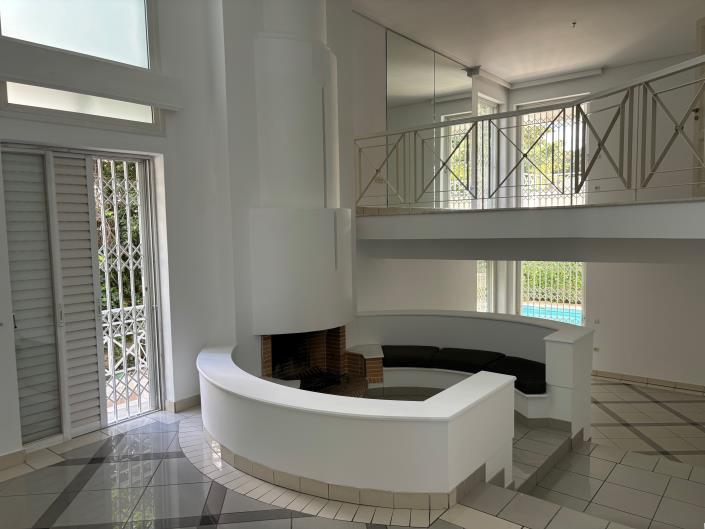 Image No.11-6 Bed House for sale