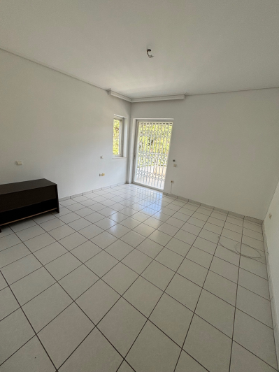 Image No.23-6 Bed House for sale