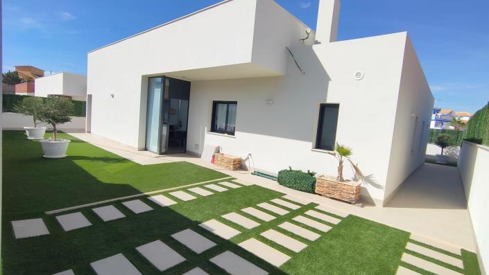 Image No.1-3 Bed Villa for sale