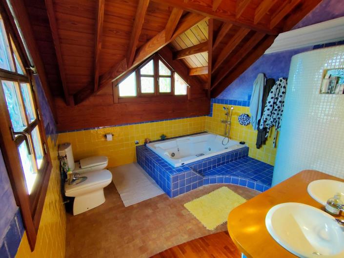 Image No.23-4 Bed House for sale