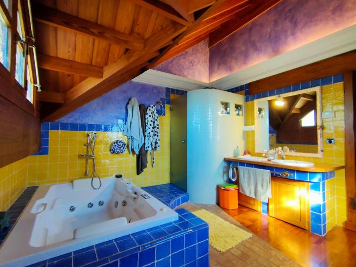 Image No.24-4 Bed House for sale