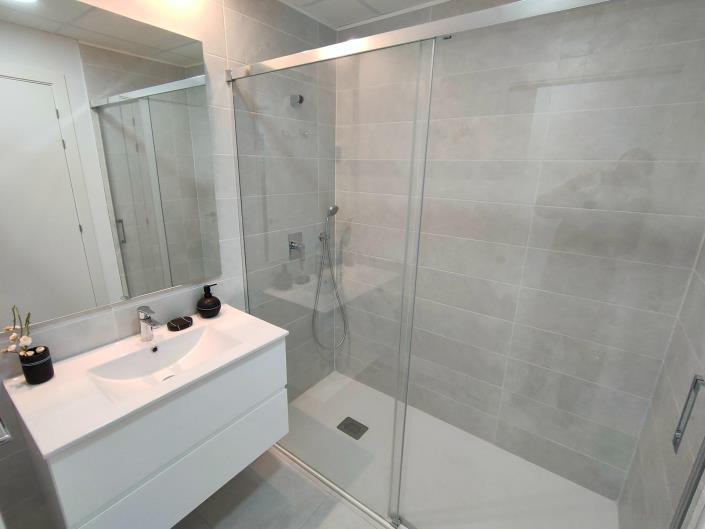 Image No.17-2 Bed Apartment for sale