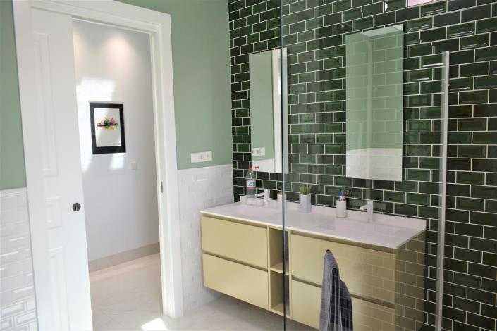 Image No.27-5 Bed Villa for sale