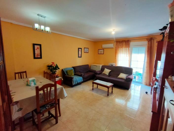 Image No.2-4 Bed House for sale