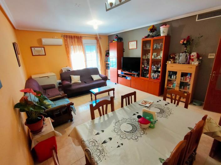 Image No.3-4 Bed House for sale