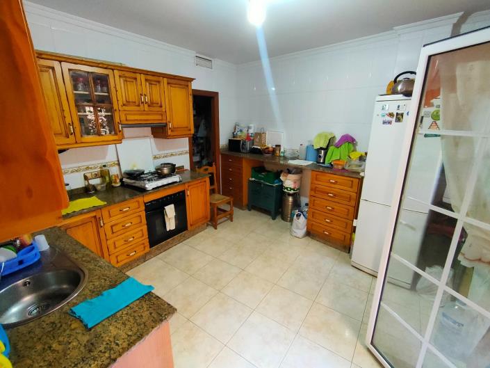 Image No.6-4 Bed House for sale