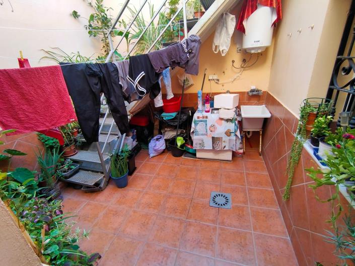 Image No.9-4 Bed House for sale