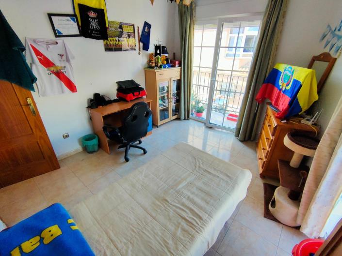 Image No.13-4 Bed House for sale