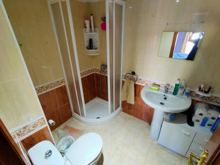 Image No.17-4 Bed House for sale