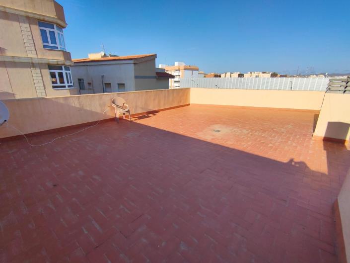 Image No.18-4 Bed House for sale