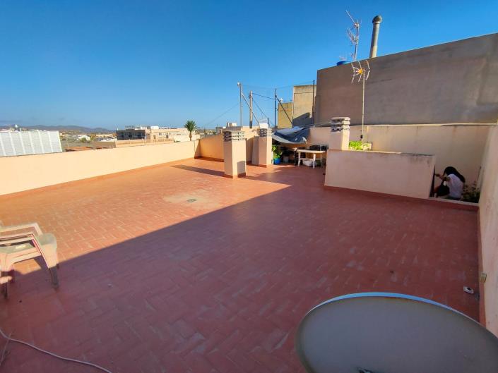 Image No.19-4 Bed House for sale