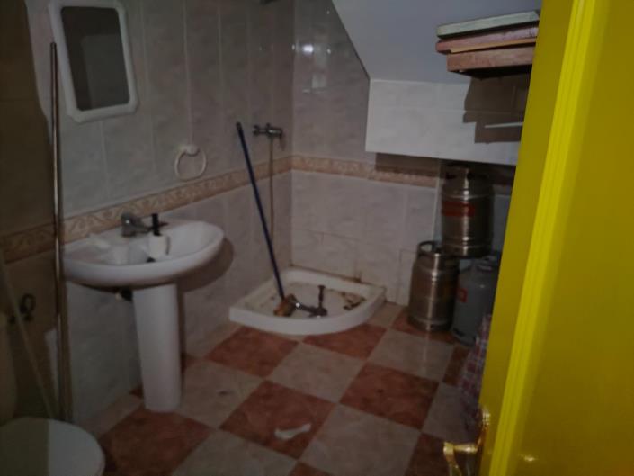 Image No.25-4 Bed House for sale