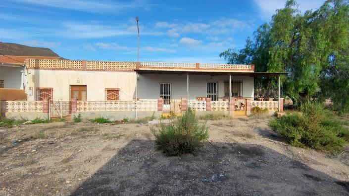 Image No.1-5 Bed House for sale