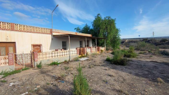 Image No.2-5 Bed House for sale