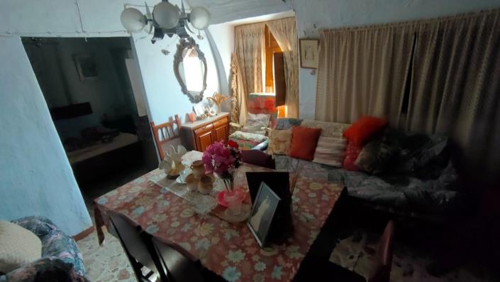 Image No.23-5 Bed House for sale