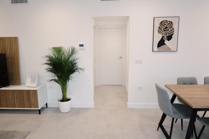 Image No.14-3 Bed House for sale