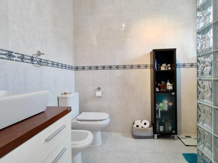 Image No.16-3 Bed Chalet for sale