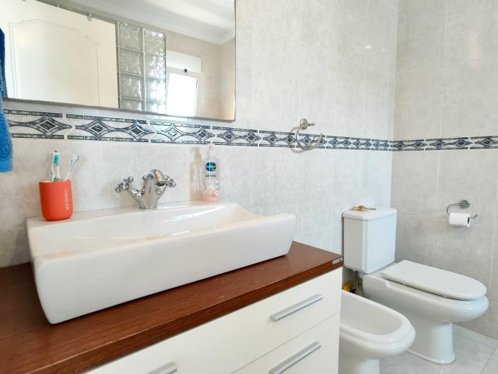 Image No.26-3 Bed Chalet for sale